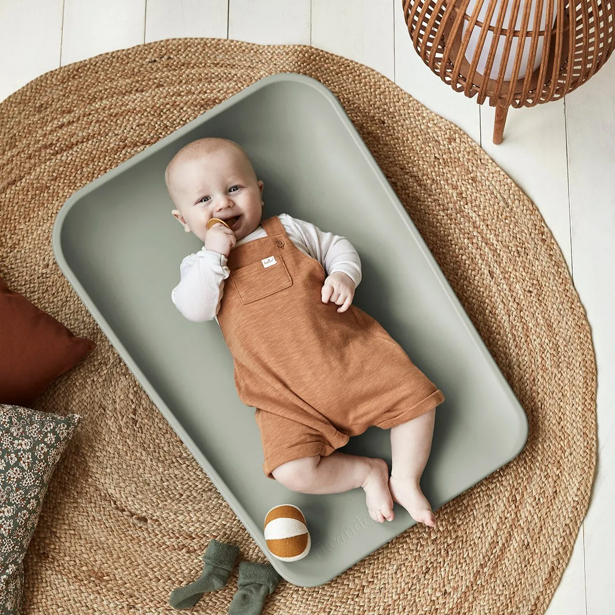 Leander, Matty Changing Mat